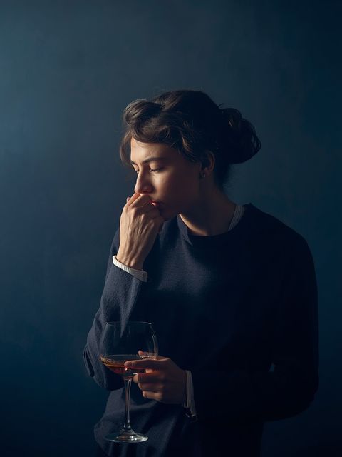 Zespół dnia następnego, czyli jak uniknąć dolegliwości po alkoholu: przyczyny i zapobieganie