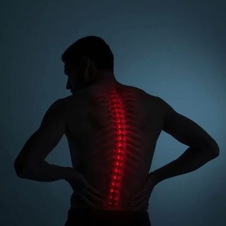 „Low Back Pain“ – What Are the Symptoms and How Is It Diagnosed?