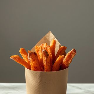 Sind das wirklich Süßkartoffel-Pommes – frittiert oder ofengebacken? Wie macht man Süßkartoffel-Pommes?