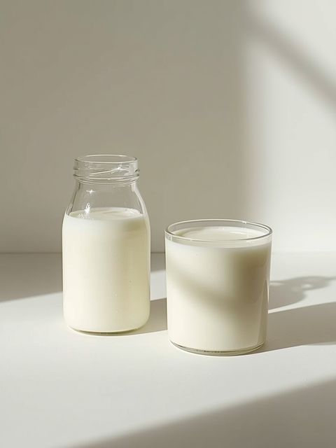 Kefir, Buttermilch, Joghurt – worin sie sich unterscheiden und wie man sie verwendet