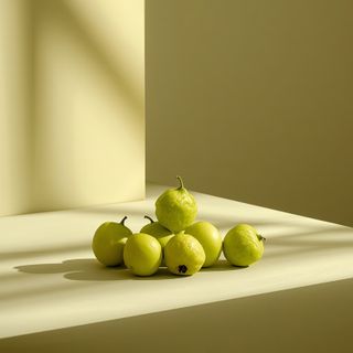Amla (Indian Gooseberry) – Weight-Reducing Properties