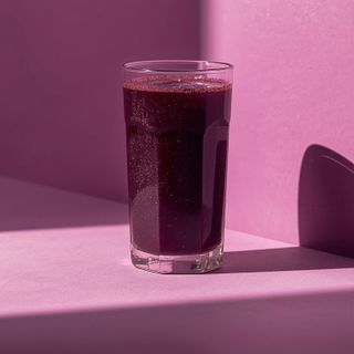 The beverage made from acai berries possesses distinctive characteristics... Its routine consumption exerts a favorable influence on health