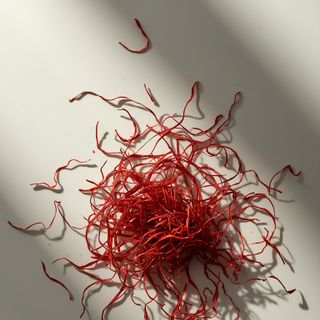 Safran – Eigenschaften, angenommene Gewichtsabnahme-Vorteile, Rezepte für Aufgüsse und andere Gerichte
