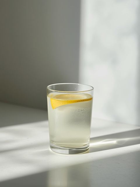 A glass of lemon water excellent for individuals with bladder infection