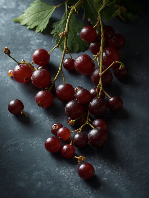 Black and red currants - their health benefits and diverse applications