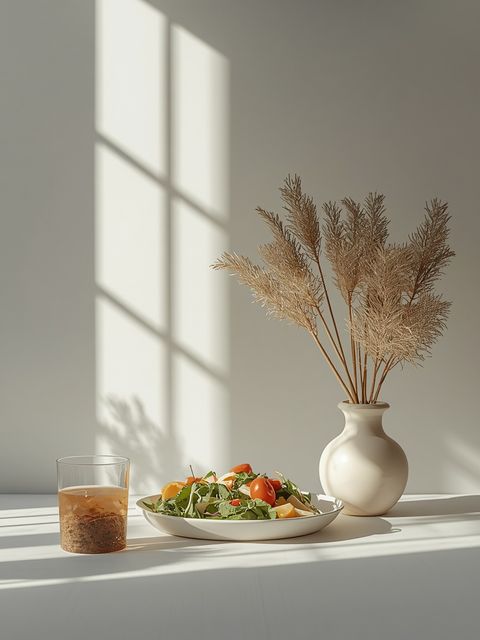 The low-carb diet. Nutritional strategy, achieved results, and core principles of the widely adopted weight reduction diet