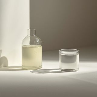 Ethanoic acid (acetic acid) – physicochemical properties, practical applications, and price analysis in Polish and international markets