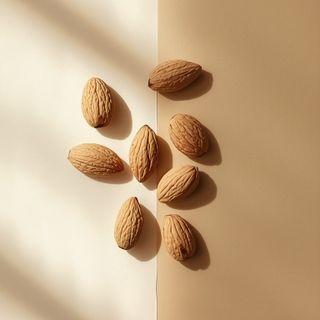 Almond seeds: characteristics and distinctions between sweet and bitter cultivars