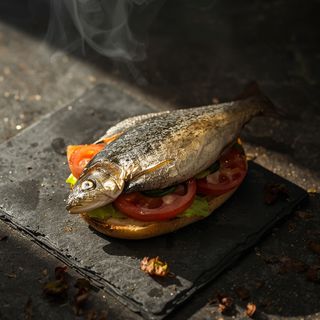 Idealnie wędzona makrela – doskonały dodatek do kanapki!