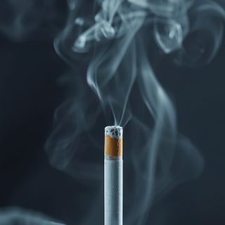Potencjalne korzyści terapeutyczne nikotyny: wrzodziejące zapalenie jelita grubego oraz zaburzenia schizofreniczne w świetle badań naukowych