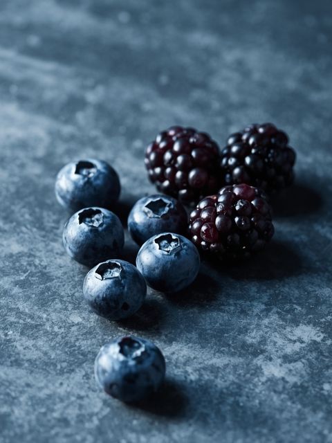 The nutritional and therapeutic potential of berry fruits: distinguishing American blueberries from blackberries in health promotion