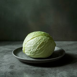 Culinary recipes centered on cabbage – preparation techniques and applications of this remarkable vegetable in home cooking