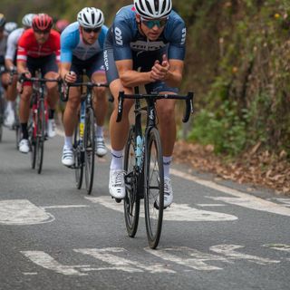 Jazda na rowerze, 25-30 km/h na godzinę, wyścigi/nie jazda w peletonie lub jazda w peletonie z prędkością > 30 km/h na godzinę, bardzo szybka, wyścigi ogólne