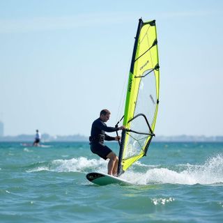 Żeglarstwo, żeglowanie łodzią i deską, windsurfing, żeglarstwo lodowe, ogólne (Kodeks Taylora 235)