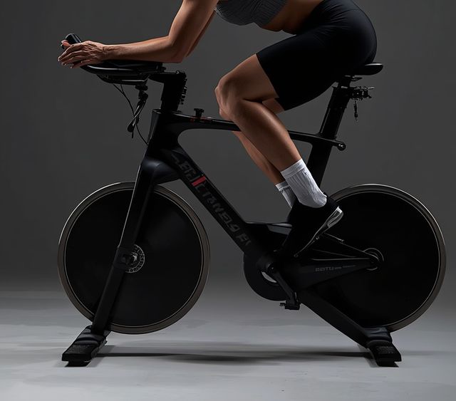 Szybka jazda na rowerze (22-25 km/h)