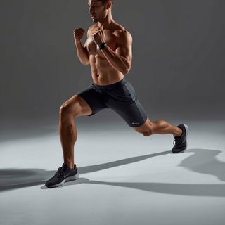 Crossover Reverse Lunge