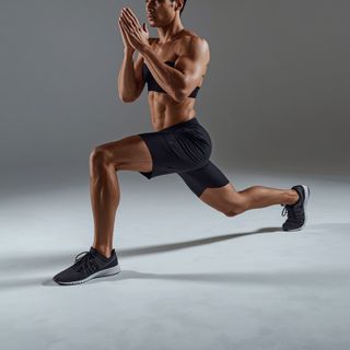 Crossover Reverse Lunge