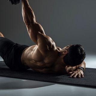 Dumbbell Lying One-Arm Rear Lateral Raise