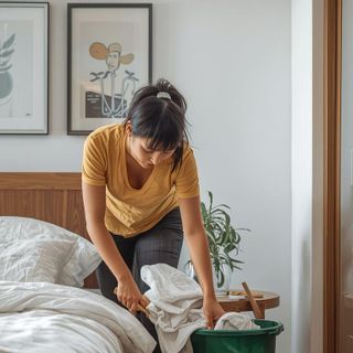 Cleaning, General (Tidying Up, Changing Linen, Trash Disposal, Light Effort)
