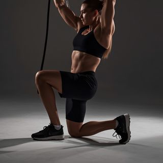Kneeling Cable Crunch With Alternating Oblique Twists