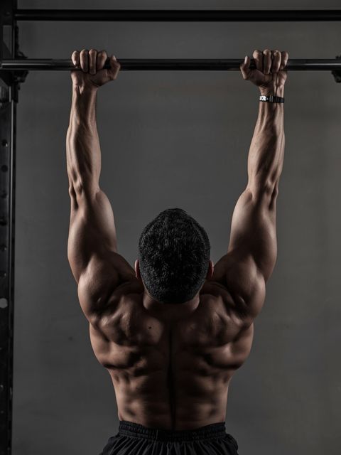 Lying Close-Grip Bar Uginanie ramion On High Pulley