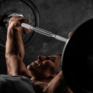 Lying Close-Grip Langhantel Triceps Streckung Behind The Head