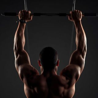 Overhead Kabelzug Curl