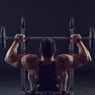 Reverse Triceps Wyciskanie na ławce