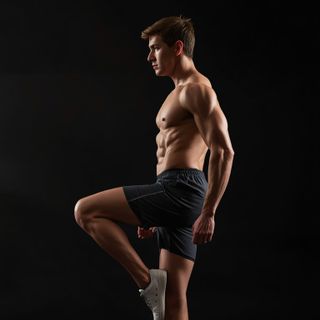 Stojąc Gastrocnemius Calf Stretch