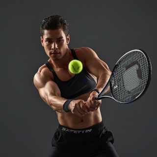 Tenis, uderzanie piłki, nie gra, umiarkowany wysiłek
