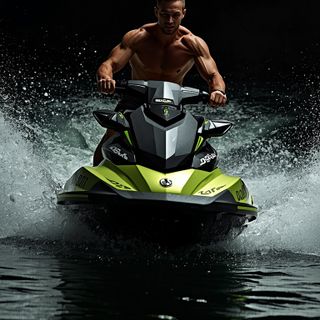 Jetski fahren im Wasser
