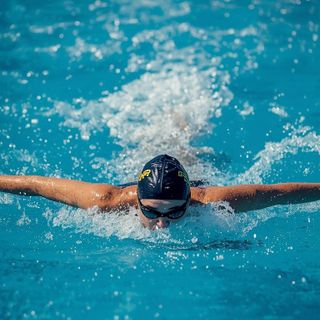 Freizeitschwimmen, kein Kraulschwimmen, allgemeines