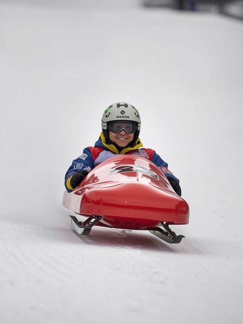 Ślizganie na sankach, sankami, bobslejach, saneczkach