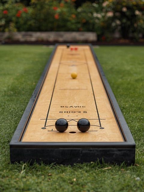 Shuffleboard, kręgle na trawie