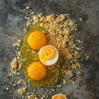 Agitated eggs with crumbs, prepared