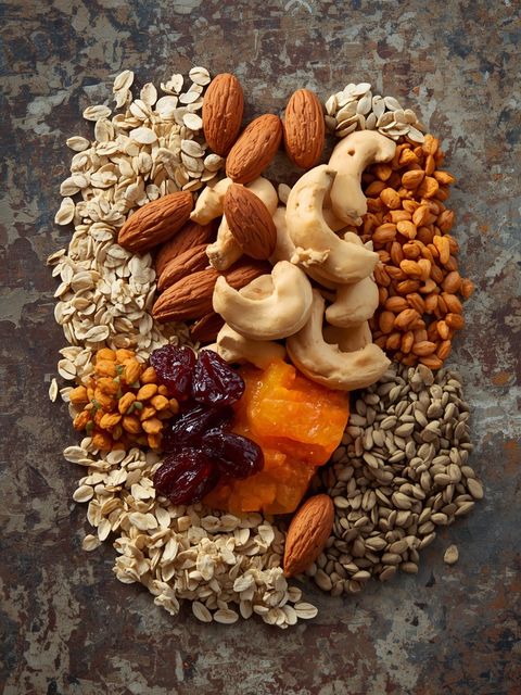 Organic Athlete Fuel Muesli with Oats, Almonds, Cashews, Raisins, Pumpkin & Flax Seeds