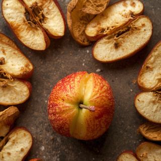 Apple, peeled, dried