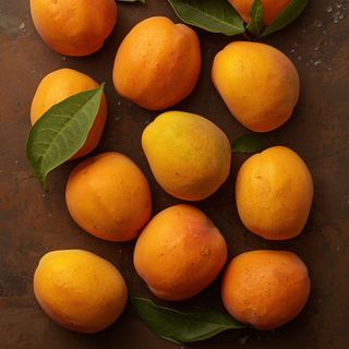 Apricot, raw