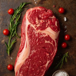 Beef, shoulder, steak 'well done', oven-baked (without added fat and salt)
