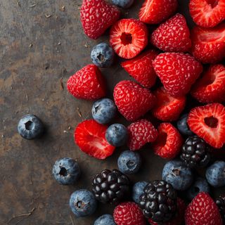 Berries (cut), raw