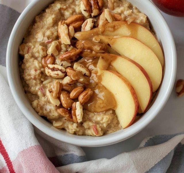 Apple-Nut Butter Oatmeal (light version, lactose-free)