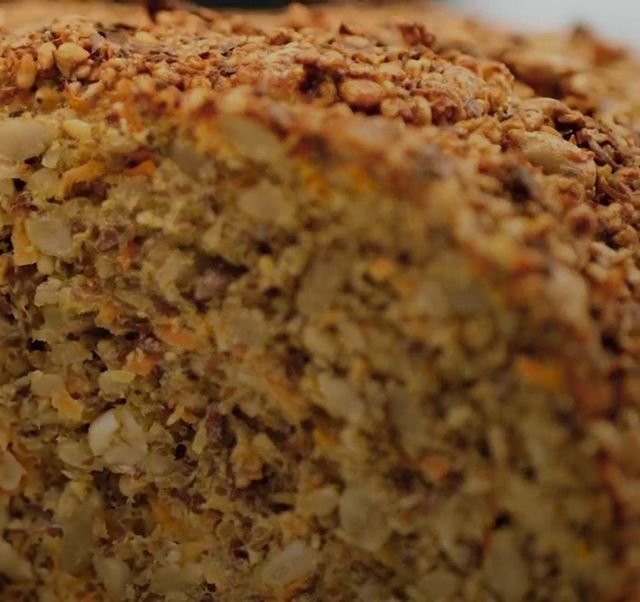 Apfel-Birnenmus mit getrockneten Gojibeeren