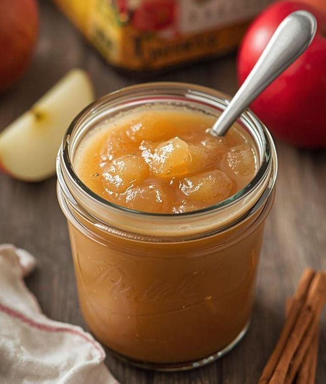Apple Sauce with Cinnamon