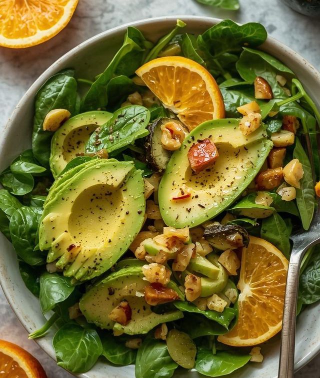 Salad with Avocado, Spinach and Orange (gluten-free)