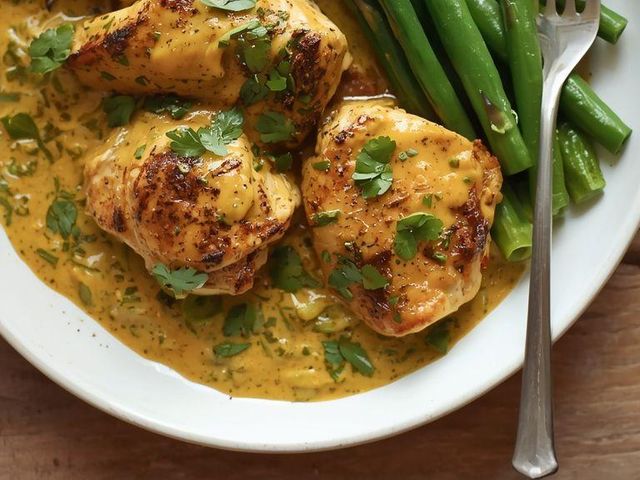 Lighter curry chicken with green beans and asparagus