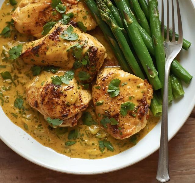 Leichteres Curryhuhn mit grünen Bohnen und Spargel