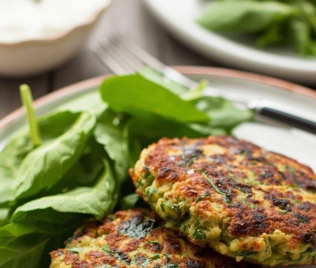Zucchini- und Spinat-Puffer