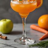 Saft aus Apfel, Orange und Karotte