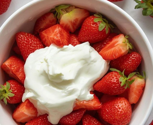 Erdbeeren mit Joghurt (leichtere Version)