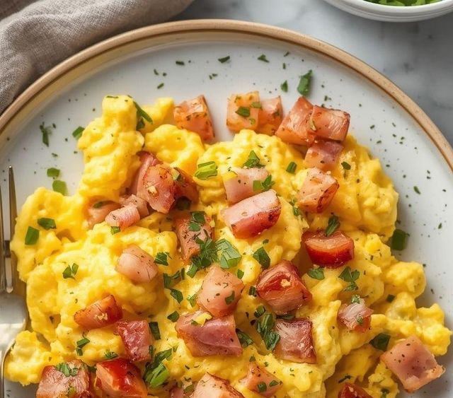 Scrambled Eggs with Ham (gluten-free)